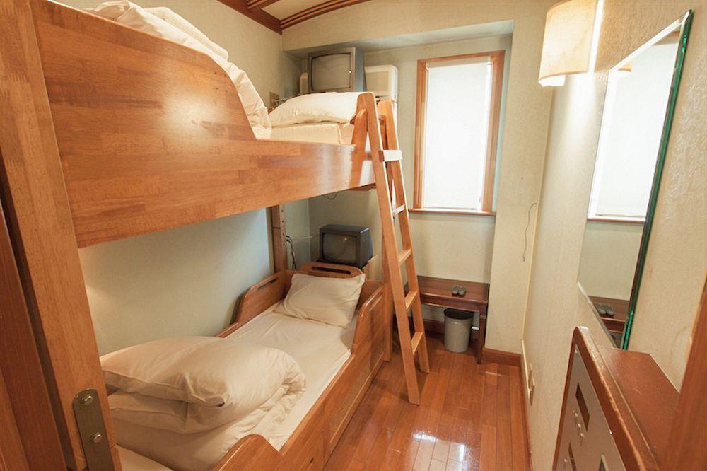 Capsule Inn Osaka Exteriör bild