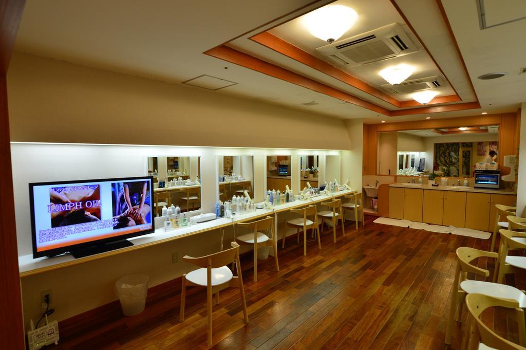 Capsule Inn Osaka Exteriör bild