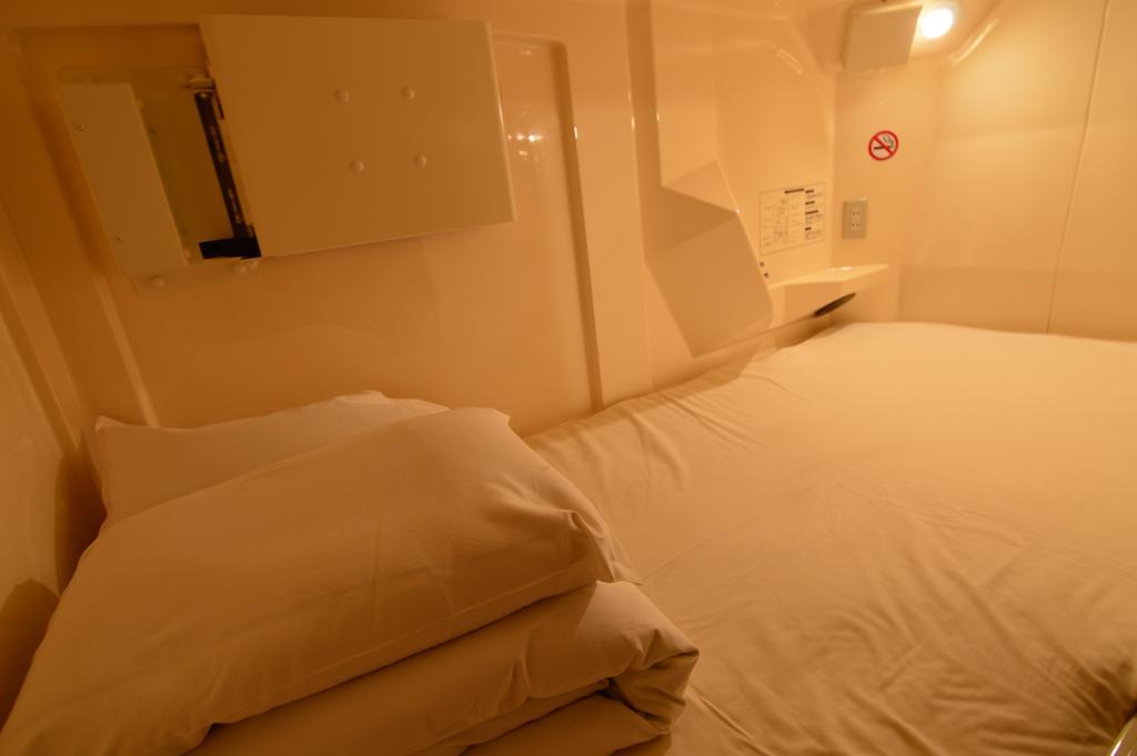 Capsule Inn Osaka Exteriör bild