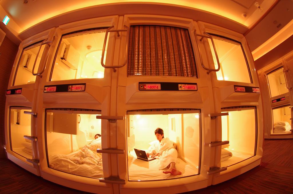Capsule Inn Osaka Exteriör bild