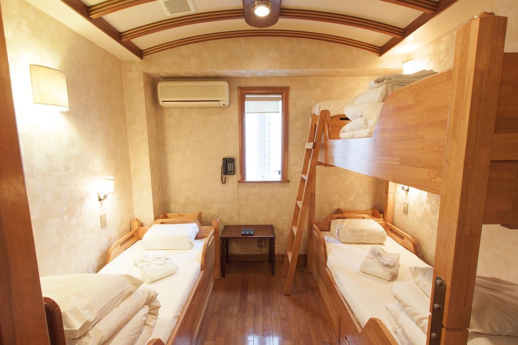 Capsule Inn Osaka Exteriör bild