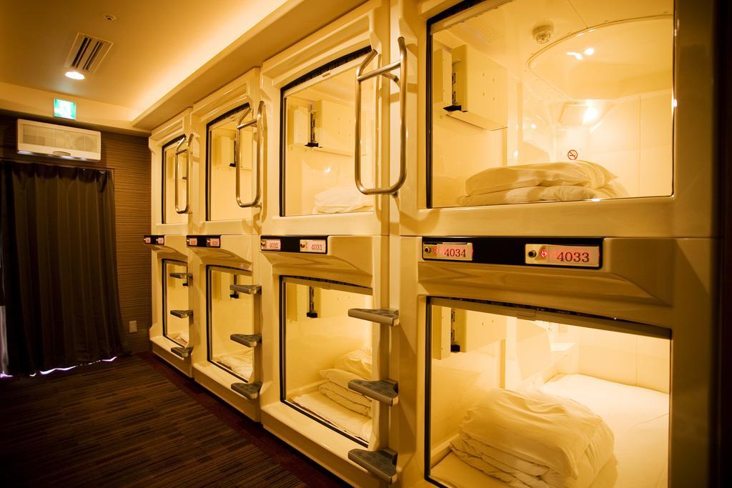 Capsule Inn Osaka Exteriör bild