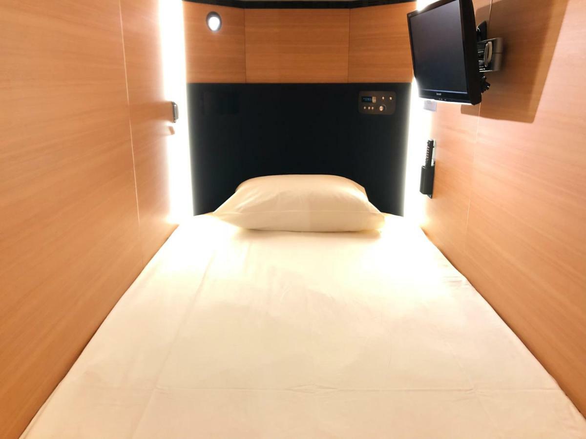 Capsule Inn Osaka Exteriör bild