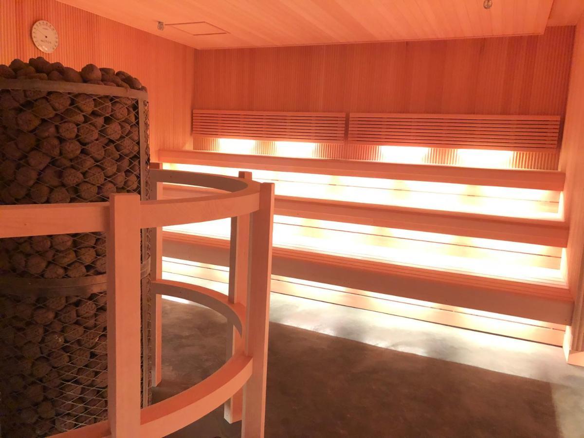 Capsule Inn Osaka Exteriör bild