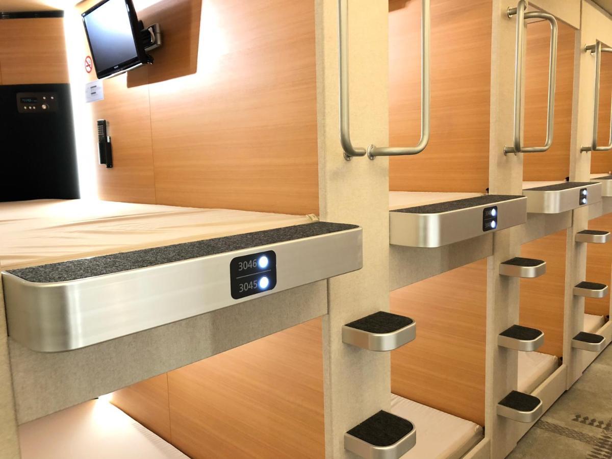 Capsule Inn Osaka Exteriör bild